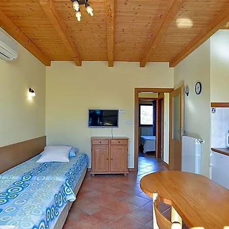 379 Hotel 4*